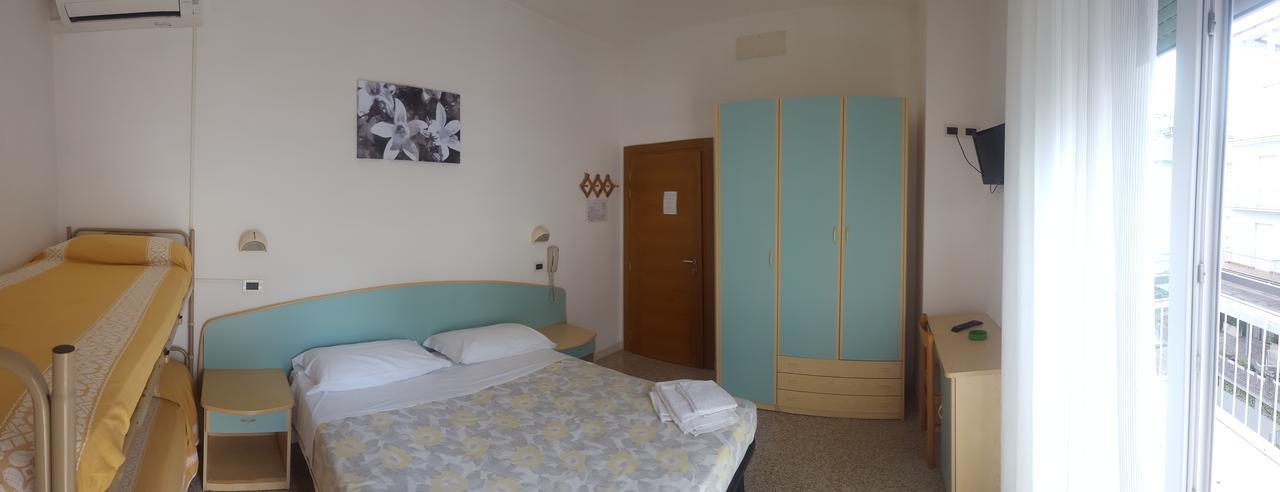 Hotel Luana Rimini Exterior photo